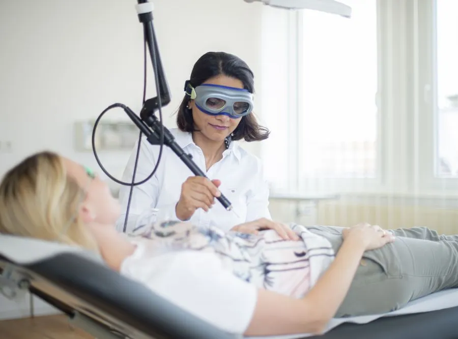 Radiofrequenz-Microneedling in der Praxis Dr. Moghaddam